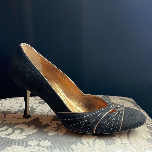 Dolce & Gabbana Suede Pointed Toe Heels sz 6.5 Black & Gold - Picture 1 of 8